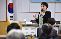 [포토] 인사말 하는 이언주 바른미래당 의원