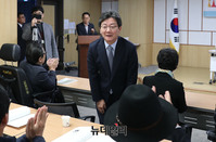 [포토] 기초연금법 토론회 참석한 유승민 바른미래당 대표