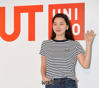 [포토] 줄무늬 티셔츠 입은 모델 장윤주