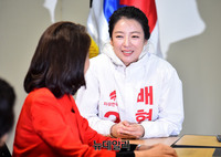 [포토] 대화 나누는 나경원-배현진