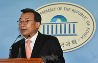 [포토] 국립공공의료대학 설립 관련 기자회견 하는 이정현 의원