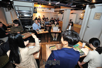 [포토] 北인권단체 나우, 남북청년 연애담 나누는 남북살롱 개최