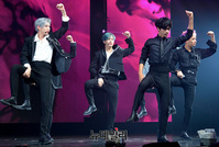 [포토] 파워풀한 무대 선보이는 빅스