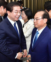 [포토] 대화 나누는 박원순-오거돈