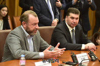 [포토] 홍영표 GM대책위원장 면담하는 댄 암만 GM총괄사장