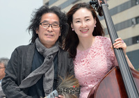 [포토] 기념 촬영하는 강병인-이세진