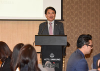 [포토] 축사하는 김진태 자유한국당 의원