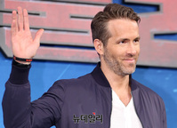 [포토] 한국 찾은 데드풀 "반가워요"