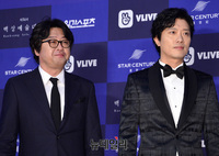 [포토] 나란희 레드카펫 선 김윤석-박희순