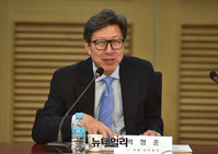 [포토] 문재인 정부 1년 토론회, 발언하는 박형준 전 국회사무총장