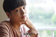 [포토] 삼청동에서 만난 김민재 "예쁨 받는 배우가 될래요"