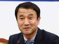 [포토] 한병도 "국회 민생문제 잘 풀어달라"