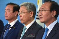 [포토] 정론관 찾은 김동철 바른미래당 원내대표