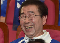 [포토] 환하게 웃는 박원순 더불어민주당 서울시장 후보