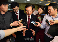 [포토] 퇴근하는 김성태 '드루킹 특검법 19일 처리합의'
