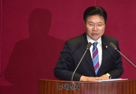[포토] 신상발언 하는 홍문종 자유한국당 의원