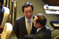 [포토] 대화 나누는 홍영표-김성태