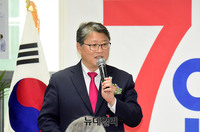 [포토] 축사하는 조원진 대한애국당 대표