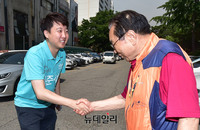 [포토] 지지호소 하는 바른미래당 이준석 