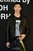 [포토] 가죽재킷으로 멋을 낸 모델 박유리