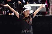 [포토] 인사하는 박선영 서울시교육감 후보