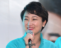 [포토] 부산 지원유세 서 발언하는 이언주