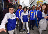 [포토] 경북 포항 지원유세 나선 추미애 당대표