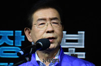 [포토] 지지 호소하는 박원순 서울시장 후보