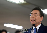 [포토] 당선소감 밝히는 박원순 서울시장 후보