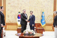 [포토] 마이크 폼페이오 미국 국무장관, 文대통령 접견