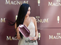 [포토] 마마무 화사, 아이스크림 파티서 섹시미 폭발