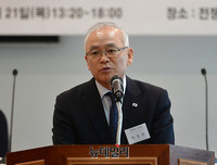 [포토] 축사하는 박종왕 유엔평화기념관장