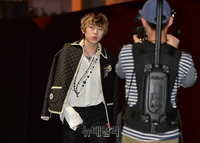 [포토] 재킷 걸치고 입장하는 블락비 지코