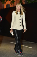 [포토] 입장하는 모델 수주