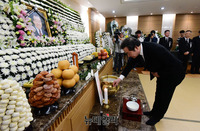 [포토] JP 조문하는 이낙연 국무총리