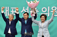 [포토]  김관영 의원, 바른미래당 신임 원내대표 당선