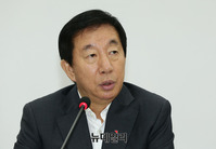 [포토] 모두발언 하는 김성태 한국당 대표 권한대행