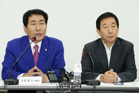 [포토] 회의 주제하는 안상수 위원장