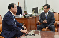 [포토] 장병완 민평당 원내대표 찾은 박상기 법무부장관