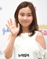 [포토] 손 흔드는 아역배우 갈소원