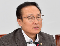 [포토] 발언하는 홍영표 더불어민주당 원내대표