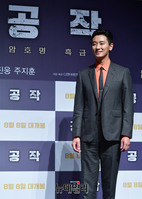 [포토] 포토타임 갖는 배우 주지훈