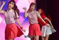 [포토] 걸그룹 '플래쉬' 신곡 '베이비로션' 무대