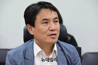 [포토] 발언하는 김진태 자유한국당 의원