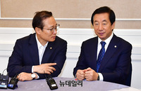 [포토] 대화 나누는 홍영표-김성태