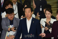 [포토] 여야 교섭단체 원내대표 회동 참석하는 김성태