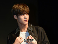 [포토] 1년 만에 컴백한 마이틴 송유빈