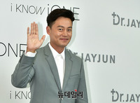 [포토] 손인사 하는 이서진