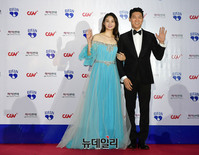 [포토] 레드카펫 행사 참석한 배우 '윤주-진선규'