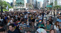 [포토] 서울도심 퍼레이드하는 퀴어축제 참가자들